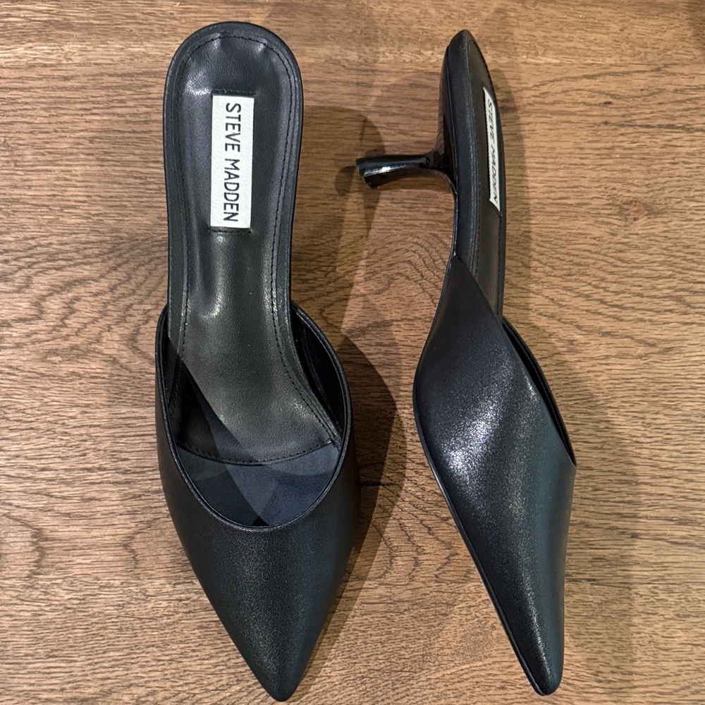 Steve Madden Black Pointed-Toe Mules - Picture 2 of 3